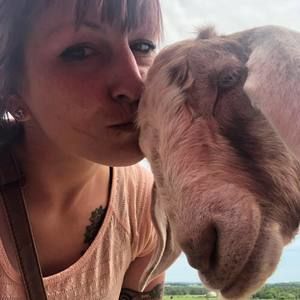 Meet your Posher, Jenny